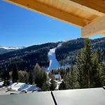 Ibex Panorama Chalet *